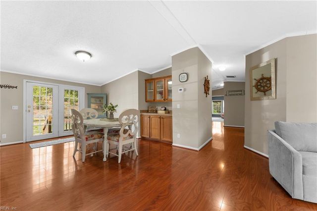 1881 S Waterside DR, Lanexa, VA 23089