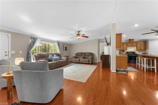 1881 S Waterside DR, Lanexa, VA 23089