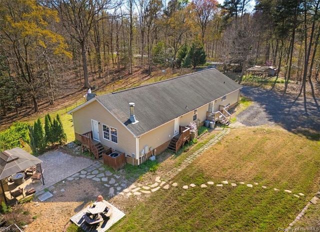 1881 S Waterside DR, Lanexa, VA 23089