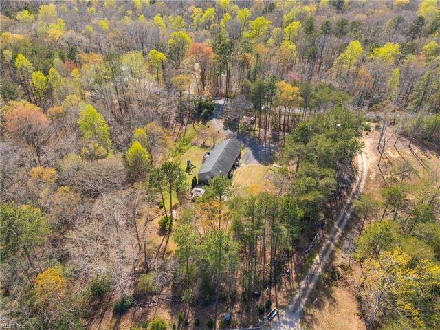 1881 S Waterside DR, Lanexa, VA 23089