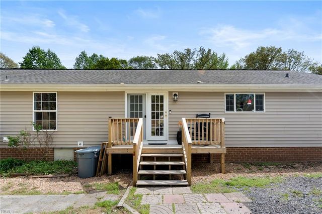 1881 S Waterside DR, Lanexa, VA 23089