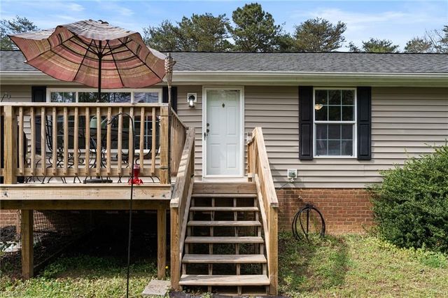 1881 S Waterside DR, Lanexa, VA 23089