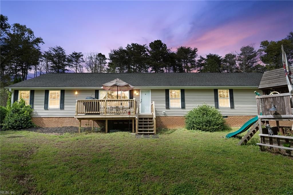 1881 S Waterside DR, Lanexa, VA 23089