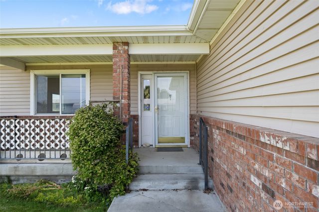 4913 NE Alma Road, Moses Lake, WA 98837