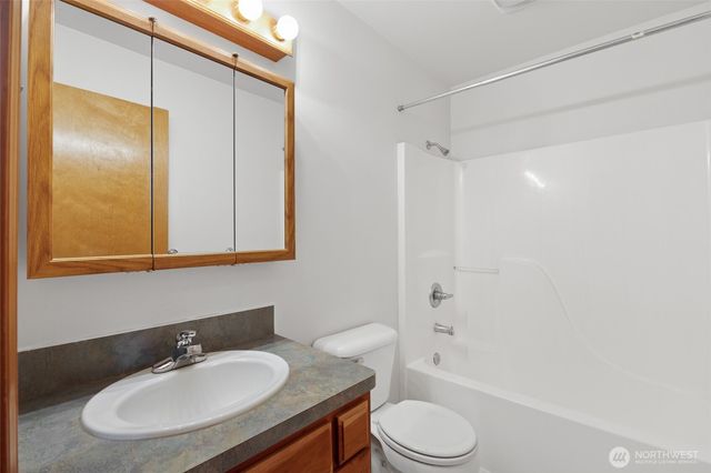 4913 NE Alma Road, Moses Lake, WA 98837