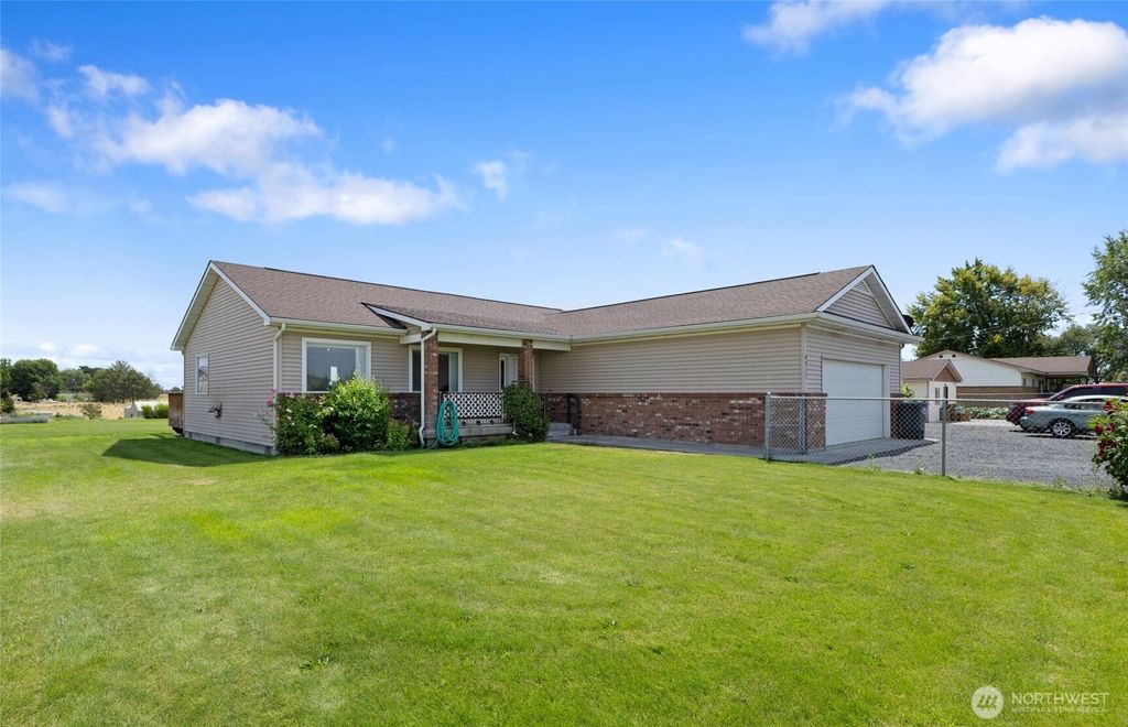 4913 NE Alma Road, Moses Lake, WA 98837