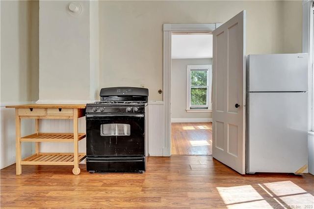 28 Edwards Street 2, New Haven, CT 06511