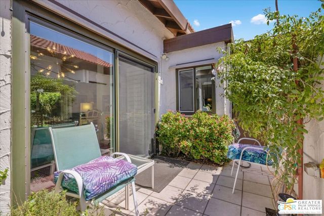 2330 Miramonte Circle C, Palm Springs, CA 92264