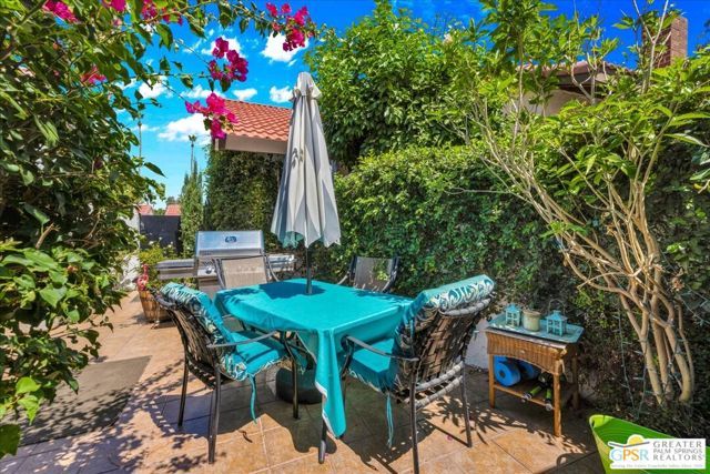 2330 Miramonte Circle C, Palm Springs, CA 92264