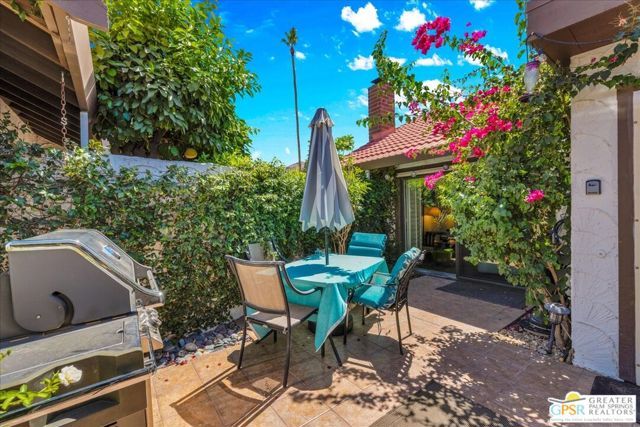 2330 Miramonte Circle C, Palm Springs, CA 92264