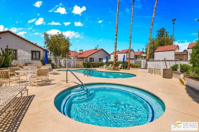 2330 Miramonte Circle C, Palm Springs, CA 92264