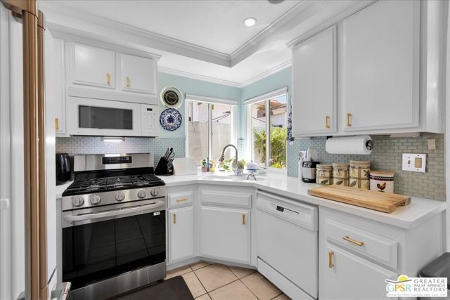 2330 Miramonte Circle C, Palm Springs, CA 92264