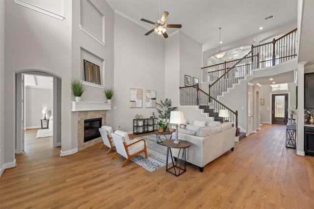 42 Zenith Lane, Sugar Land, TX 77498