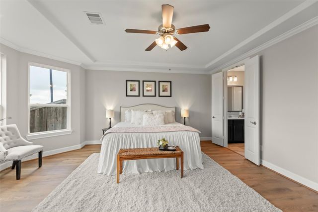 42 Zenith Lane, Sugar Land, TX 77498