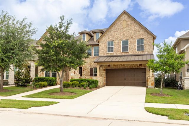 42 Zenith Lane, Sugar Land, TX 77498