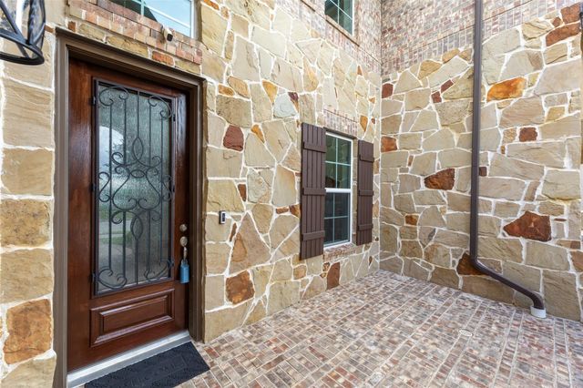 42 Zenith Lane, Sugar Land, TX 77498