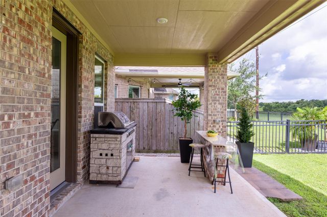 42 Zenith Lane, Sugar Land, TX 77498