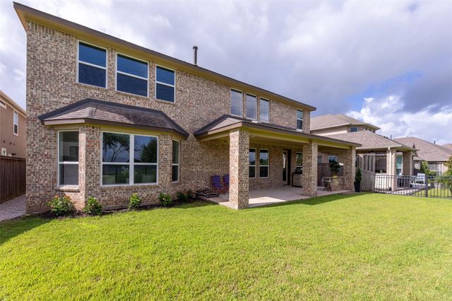 42 Zenith Lane, Sugar Land, TX 77498