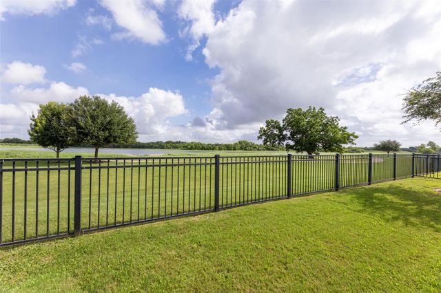42 Zenith Lane, Sugar Land, TX 77498
