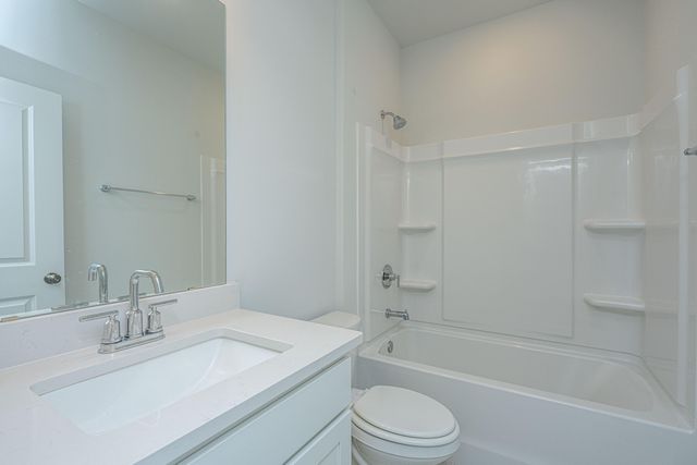 117 Royal Cainhoy Way, Huger, SC 29450