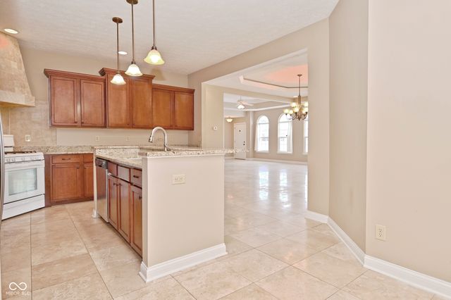 10338 Gateway Drive D, Indianapolis, IN 46234