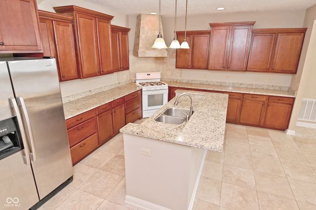 10338 Gateway Drive D, Indianapolis, IN 46234