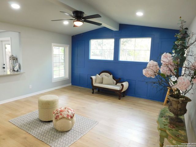 6023 Lark Valley Dr, San Antonio, TX 78242