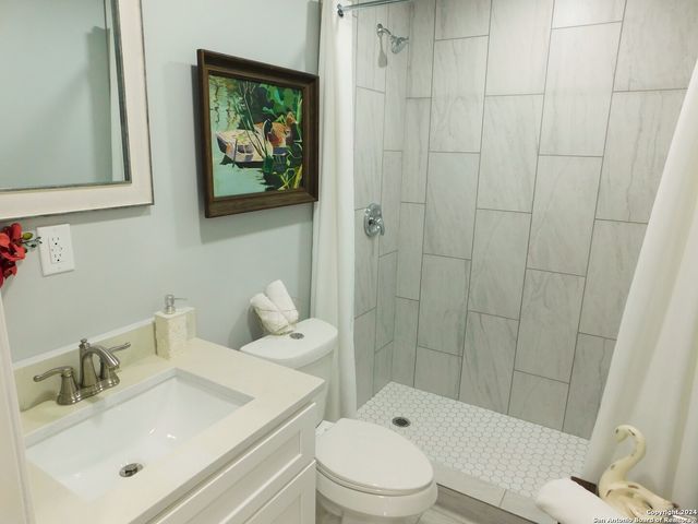 6023 Lark Valley Dr, San Antonio, TX 78242