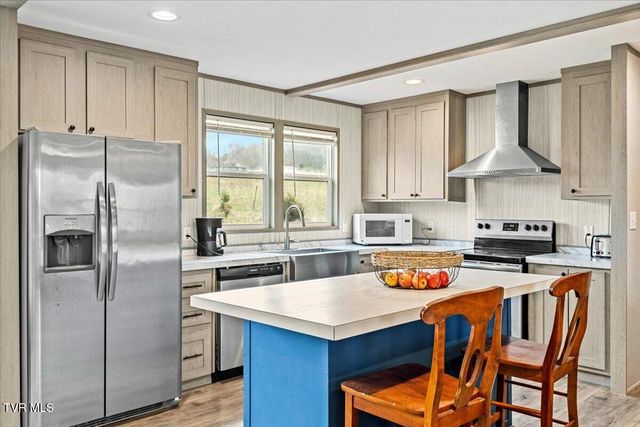 3218 Stanley Valley Road, Surgoinsville, TN 37873