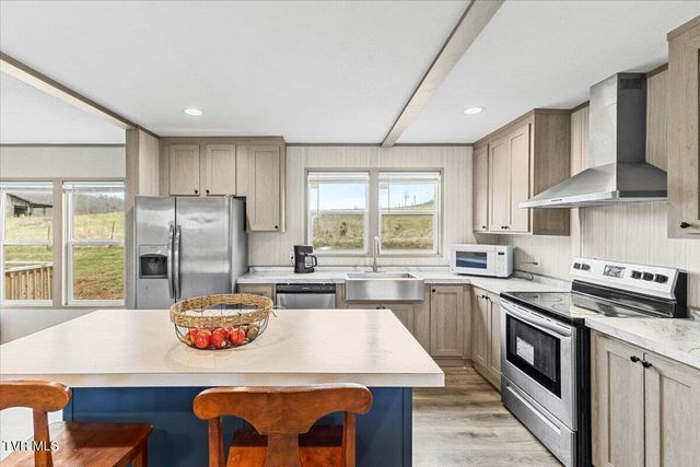 3218 Stanley Valley Road, Surgoinsville, TN 37873