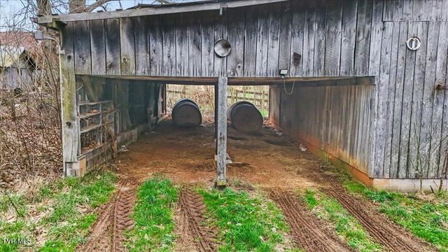 3218 Stanley Valley Road, Surgoinsville, TN 37873