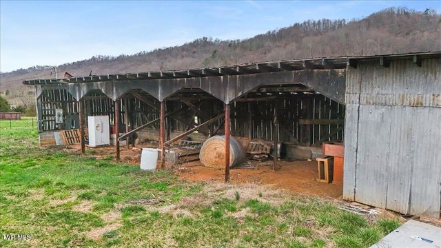 3218 Stanley Valley Road, Surgoinsville, TN 37873