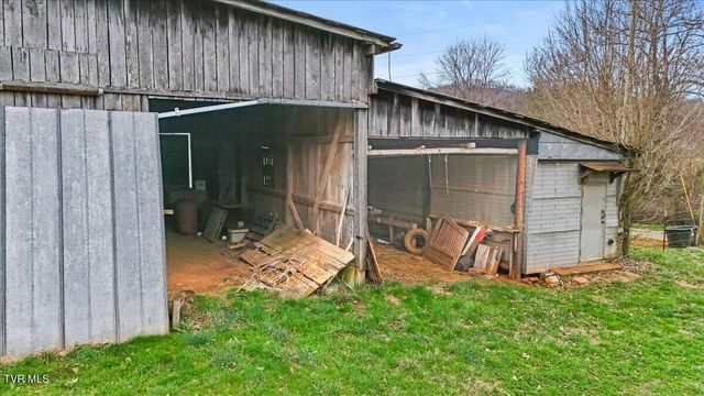 3218 Stanley Valley Road, Surgoinsville, TN 37873