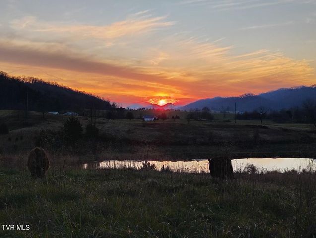 3218 Stanley Valley Road, Surgoinsville, TN 37873