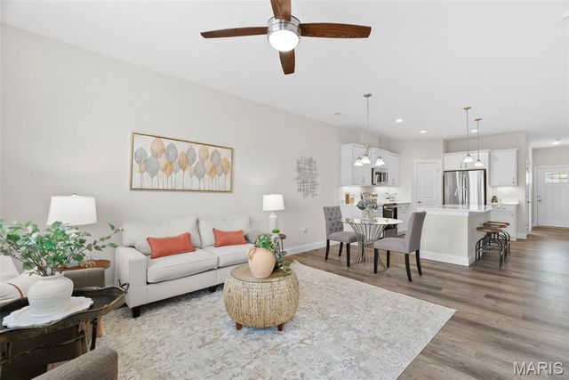 897 Walter Way, Washington, MO 63090