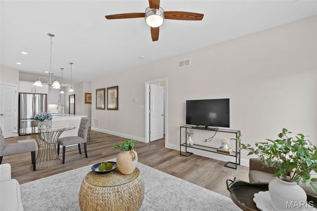 897 Walter Way, Washington, MO 63090