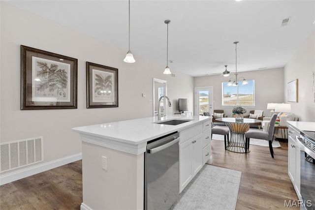 897 Walter Way, Washington, MO 63090