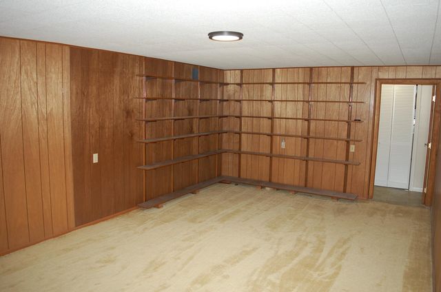 2772 N Halstead, Wichita, KS 67204