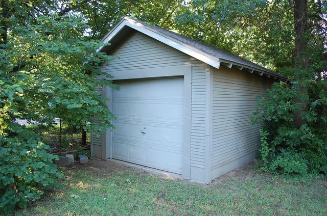 2772 N Halstead, Wichita, KS 67204