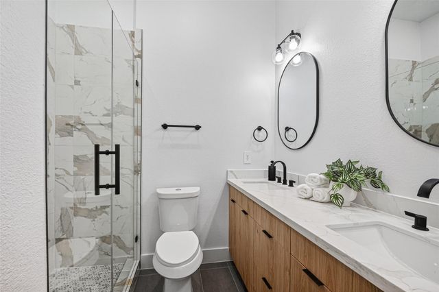7840 Nashville Unit B Street, Houston, TX 77028