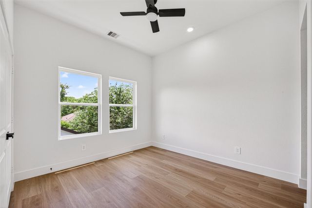 7840 Nashville Unit B Street, Houston, TX 77028