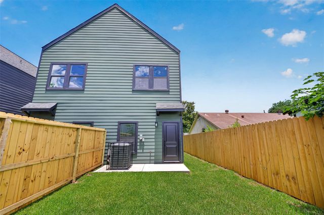 7840 Nashville Unit B Street, Houston, TX 77028
