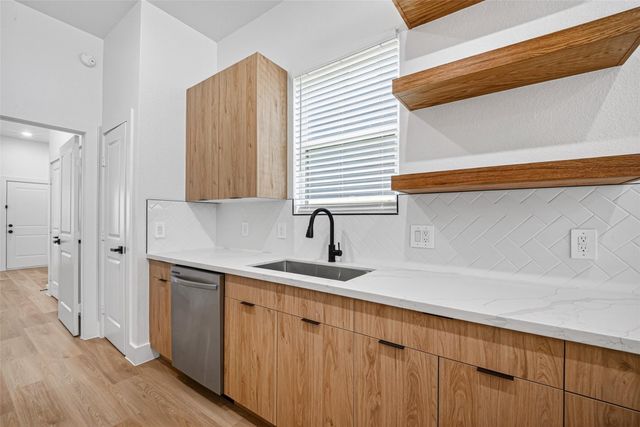 7840 Nashville Unit B Street, Houston, TX 77028