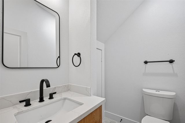 7840 Nashville Unit B Street, Houston, TX 77028