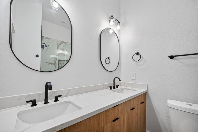 7840 Nashville Unit B Street, Houston, TX 77028
