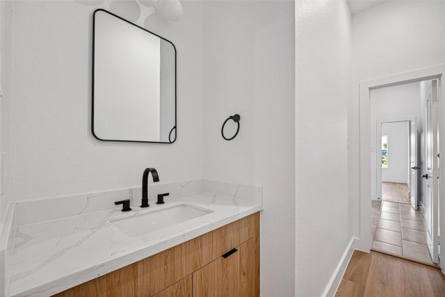 7840 Nashville Unit B Street, Houston, TX 77028