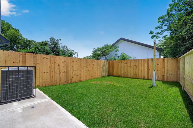 7840 Nashville Unit B Street, Houston, TX 77028