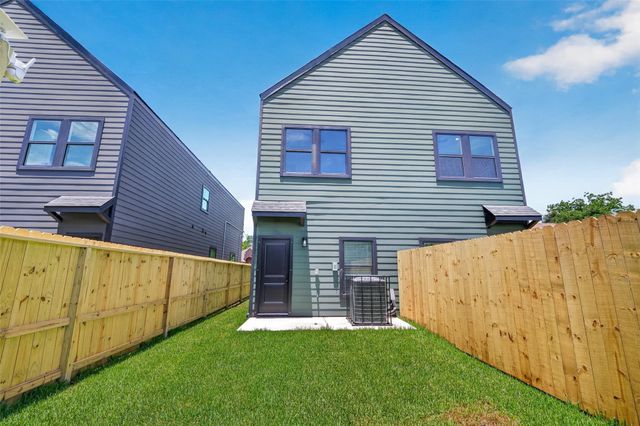 7840 Nashville Unit B Street, Houston, TX 77028
