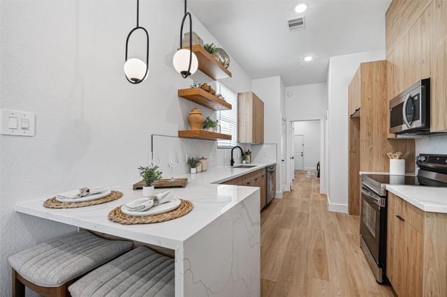 7840 Nashville Unit B Street, Houston, TX 77028
