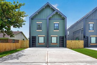 7840 Nashville Unit B Street, Houston, TX 77028